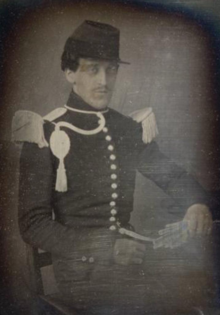 Eine 1849 aufgenommene Daguerrotypie, die Paul Gachet in Uniform zeigt.