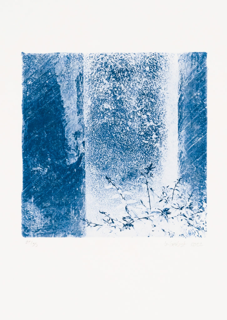 "out of the blue" von Barbara Herbst - gerahmt, 2022; ARTcube21 Edition